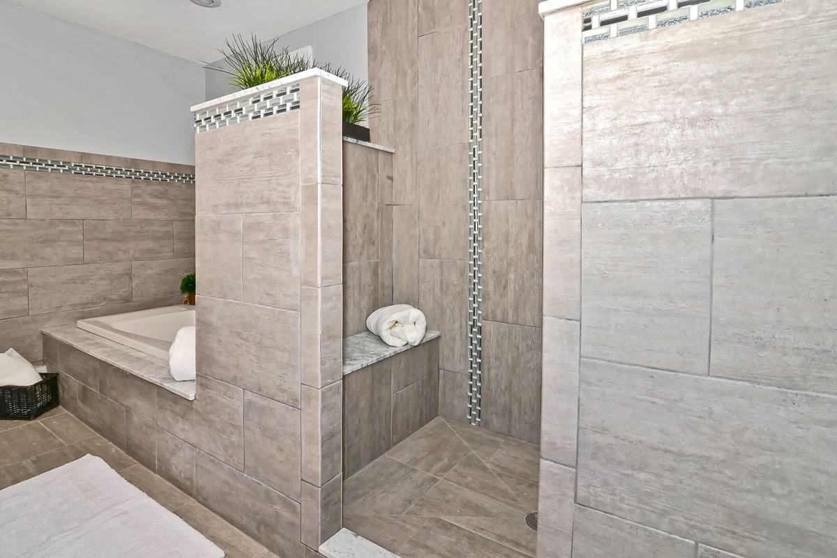 Beautiful Tile Shower & Bath